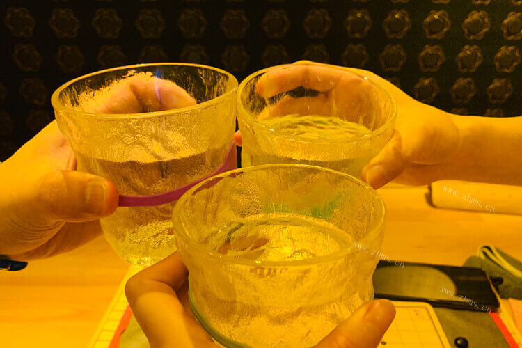 泡了鹿茸酒，鹿茸酒半中间可以加酒吗？
