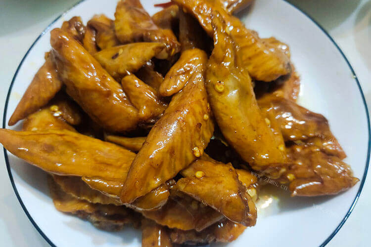 我做了一些炸鸡翅，炸鸡翅油黑怎么解决？
