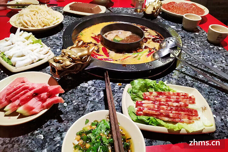 骨头火锅加盟费多少钱？了解的人能说一下吗？