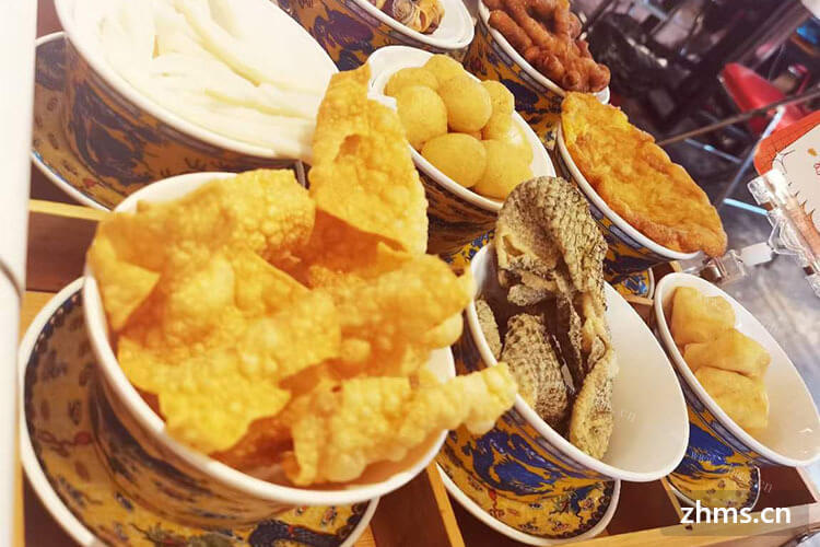 加盟小吃前需要什么，中式快餐加盟店的装修设计是由谁来负责？