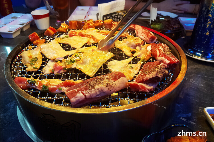 我朋友想尝试开个烤肉店，齐齐哈尔烤肉加盟有什么注意事项？