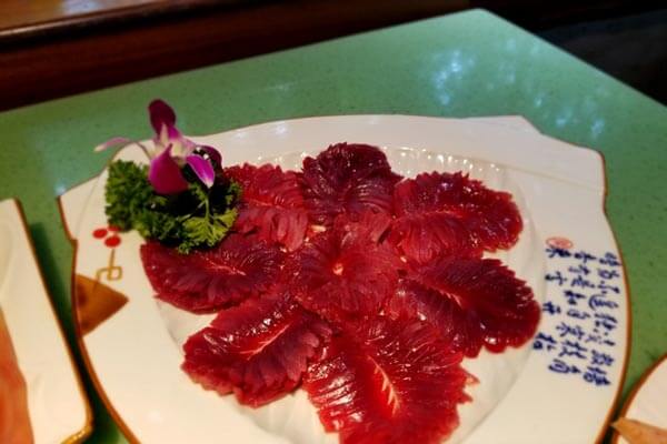 重庆山城小龙女火锅相似图