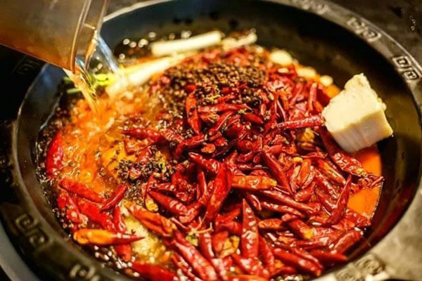 解放碑洞子老火锅相似图
