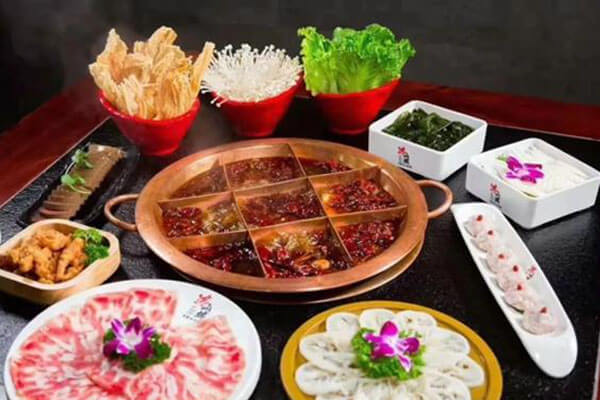 解放碑洞子老火锅相似图