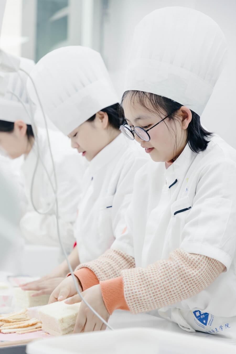 浙江港焙国际西点烘焙学院相似图