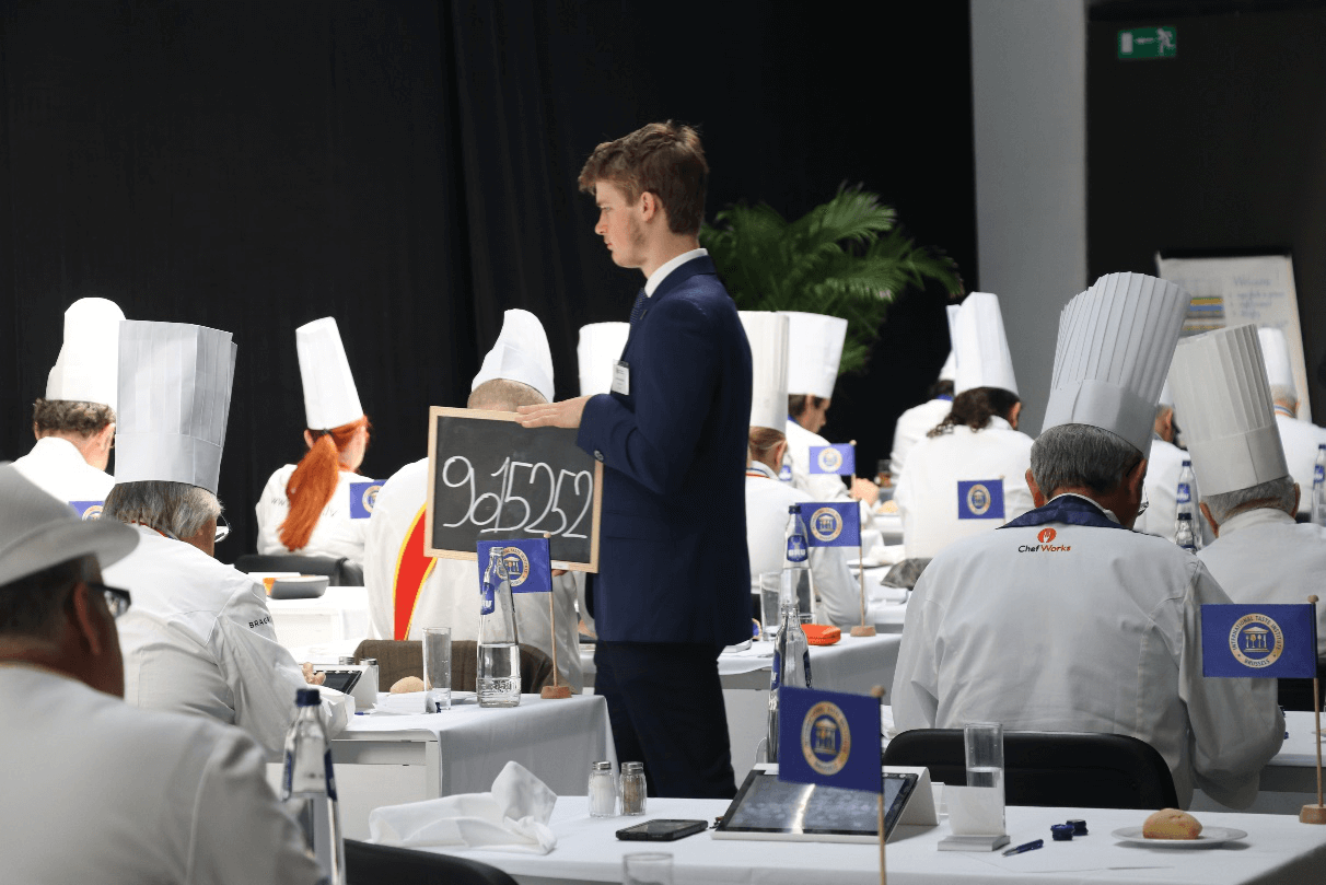一场提前五年的准备:良品铺子为什么不做“优衣库” 一场提前五年的准备:良品铺子为什么不做“优衣库”