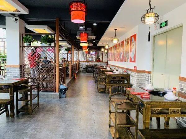 解放碑洞子老火锅相似图