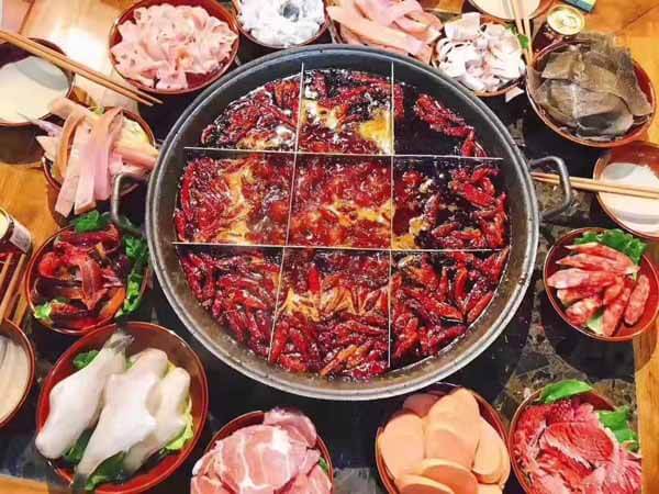 重庆十七门老火锅相似图