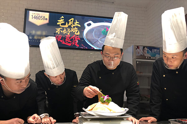 川把式串串香相似图
