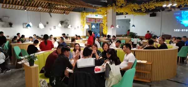 重庆十七门老火锅相似图