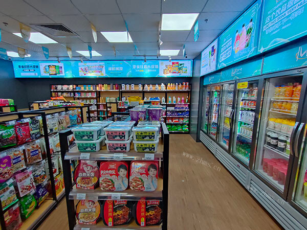 超市设施是总部提供还是自己买啊？开店选择什么品牌好？