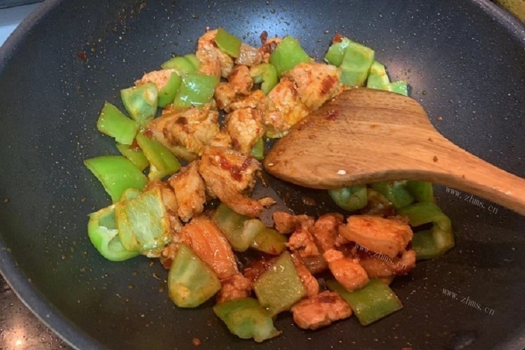 好吃下饭的青椒回锅肉，做法超级简单，学会就能做自家的大厨第七步