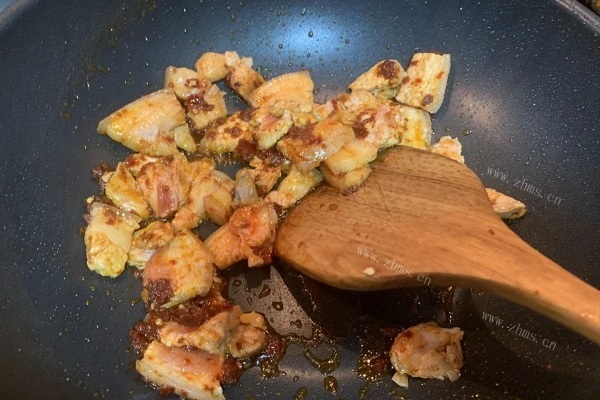 好吃下饭的青椒回锅肉，做法超级简单，学会就能做自家的大厨第五步