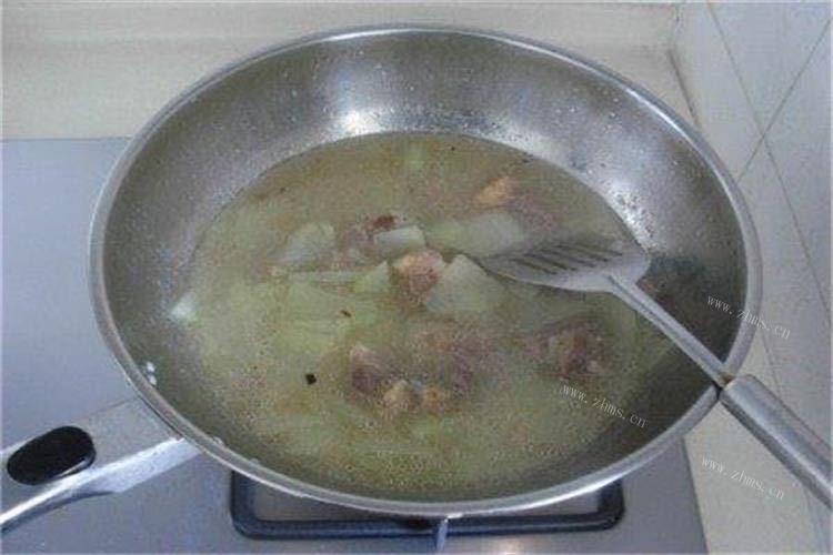 超快手的冬瓜排骨汤，回家晚也能快速煮一锅美味的汤
