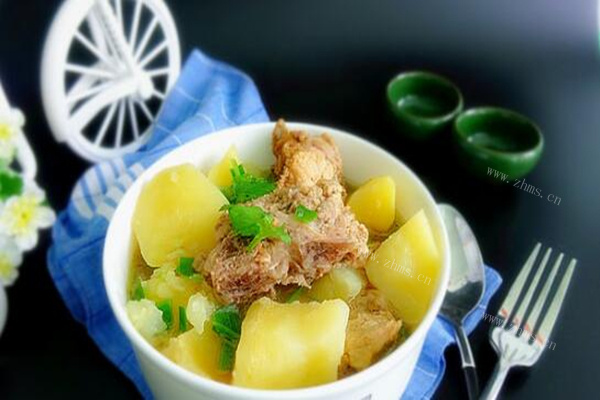 脊骨土豆汤能吃肉能喝汤，晚餐有它就够了第十步
