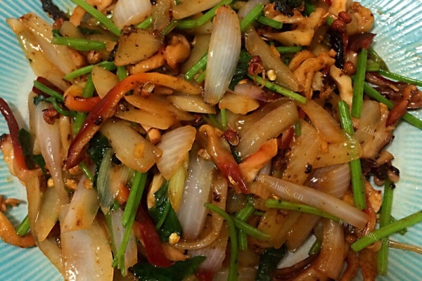 学会这道辣炒章鱼，在家也可以做出海鲜餐厅的美味第十步