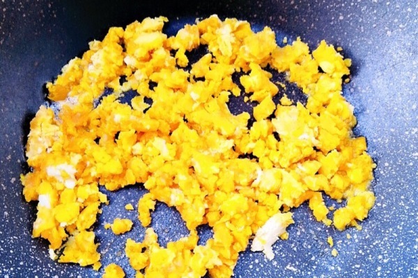 蛋黄焗南瓜，咸甜交织让人爱不释口第九步