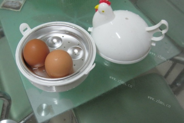 微波炉煮鸡蛋超简单第一步