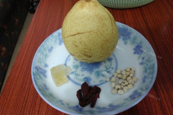 川贝母炖梨这道甜品的做法，原来这么简单第一步