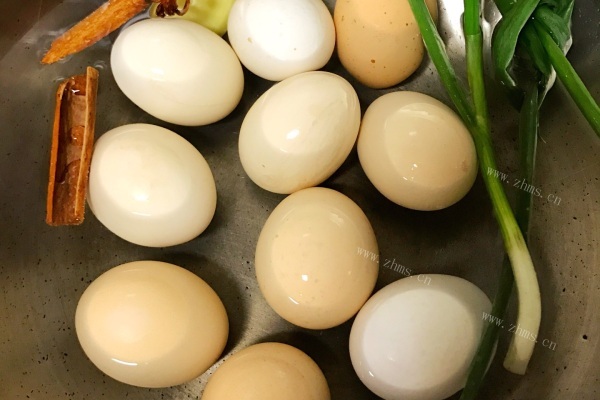 鸡蛋界的另类，让人害怕的美食：毛鸡蛋第二步