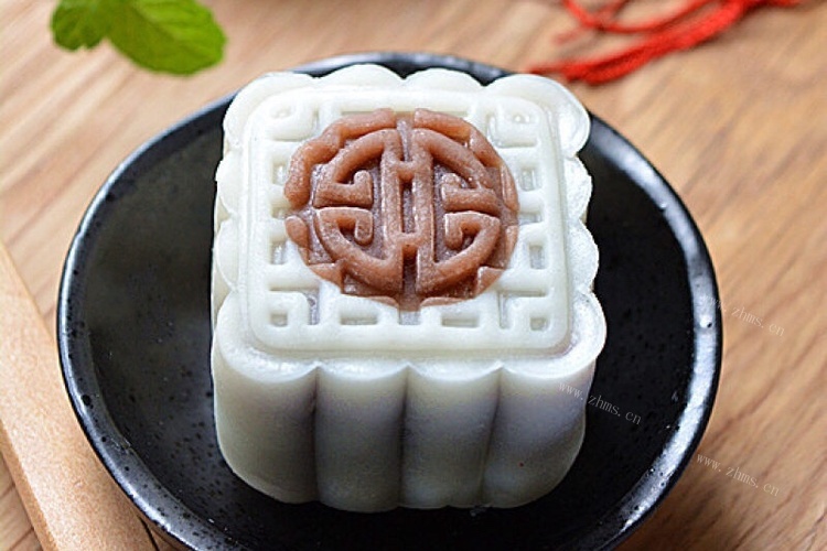 红豆沙冰皮月饼，中秋节和朋友一起分享美味