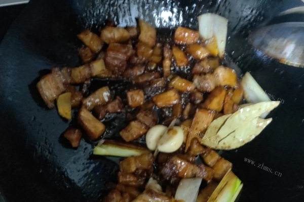 猪肉炖土豆，口感软糯，超好吃！第五步