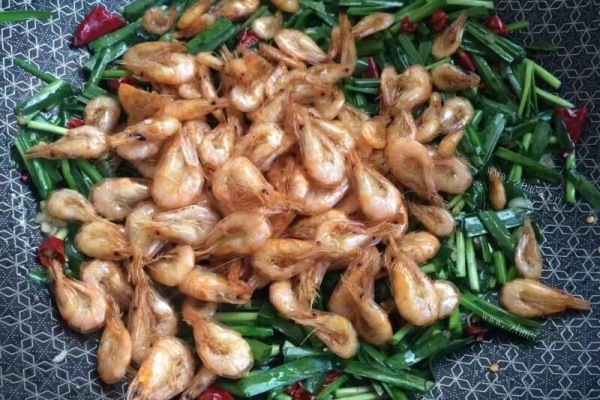 韭菜炒河虾，小海鲜让你吃光米饭第十步
