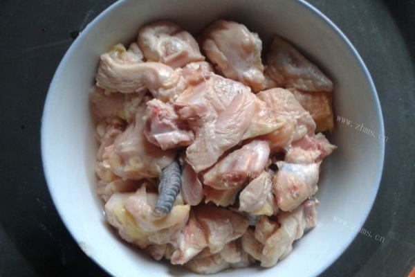 味觉盛宴：鸡肉炖蘑菇第五步