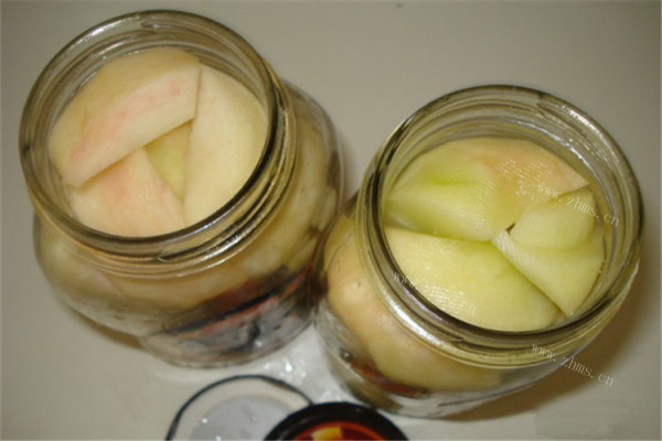 桃子罐头，将美味定格在装满冰糖水的瓶子中，让美味从此与你相伴第七步