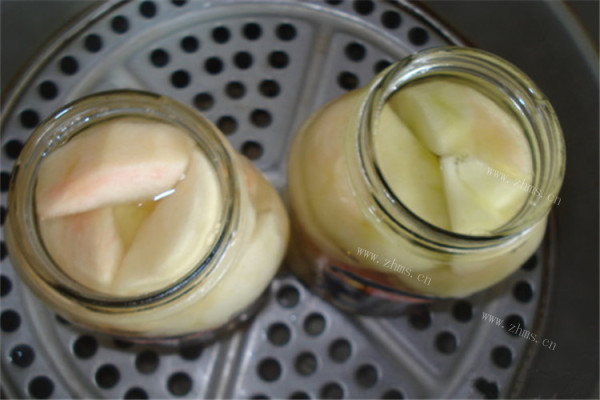 桃子罐头，将美味定格在装满冰糖水的瓶子中，让美味从此与你相伴第八步