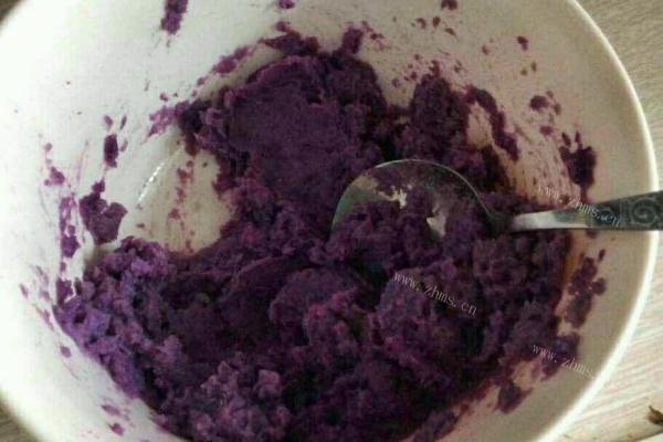 在家也能做的手工美食紫薯汤圆第二步
