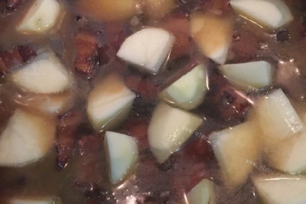 土豆炖五花肉，油香软糯吃一口还想吃第八步