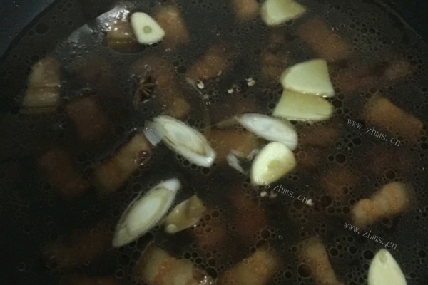 土豆炖五花肉，油香软糯吃一口还想吃第七步