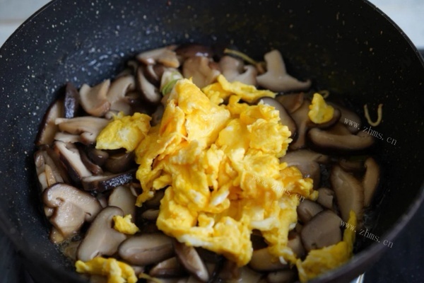 美味的香菇炒鸡蛋，营养丰富！第六步