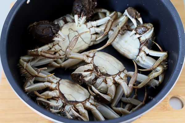 清蒸大螃蟹，螃蟹最好吃的做法第五步
