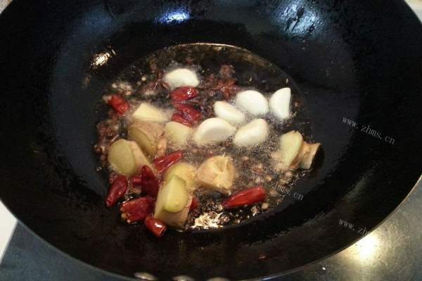 在家也能做出香辣美味的水煮牛蛙第六步