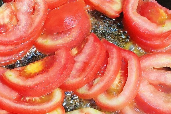 浓稠鲜美的番茄蛋花汤，这样做更好吃第五步
