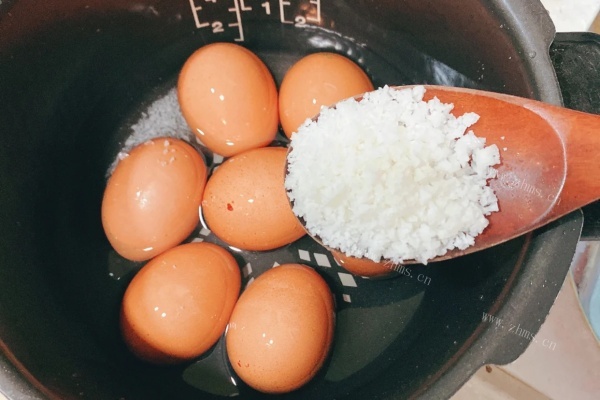 在家就可以做的烤鸡蛋第一步