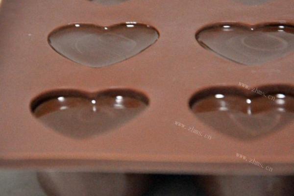 甜蜜的情人节礼物，你的手工巧克力做了吗？第七步