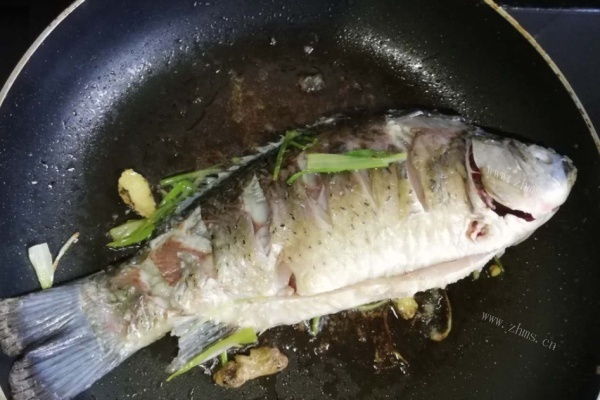 农家炖鱼，带你品尝家的味道第六步