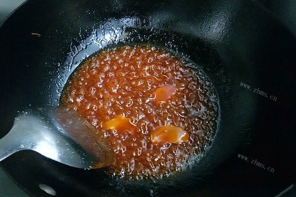 酸酸甜甜的茄汁大虾，还没端上桌就被味道吸引第四步