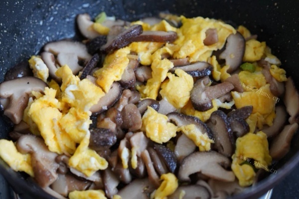 美味的香菇炒鸡蛋，营养丰富！第七步