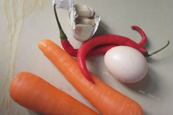 红萝卜炒鸡蛋，带你品味家的味道第一步