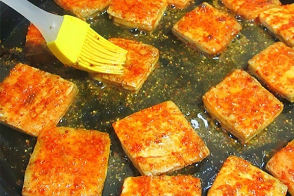 看看这个教程，在家就能做出好吃的臭豆腐第六步