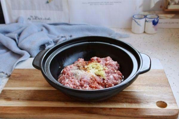 冬瓜羊肉丸子汤，适合在秋天食用的补汤第五步