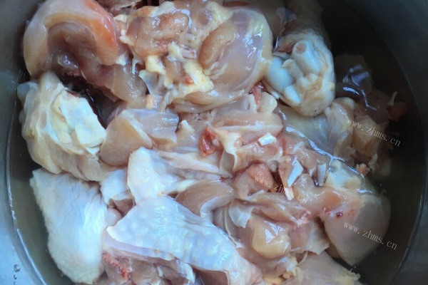 香菇炖鸡汤，滋补佳品第二步