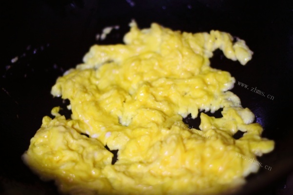 家常素菜——芦笋鸡蛋炒胡萝卜第三步