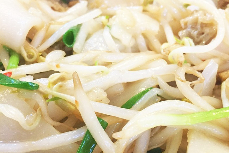 自制凉皮，可凉拌，可炒菜~