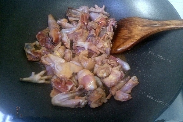 小鸡炖蘑菇，齿颊生香的东北炖菜~第四步