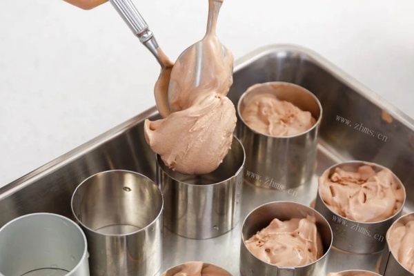 马卡龙冰淇淋月饼，将法式浪漫与传统元素进行融合第二十步